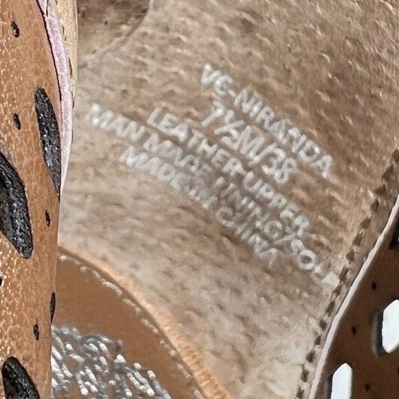 Vince Camuto Boots Womens Sz 7.5 Shoes Leather Ankle Booties Block Heel Pierced - Picture 11 of 12